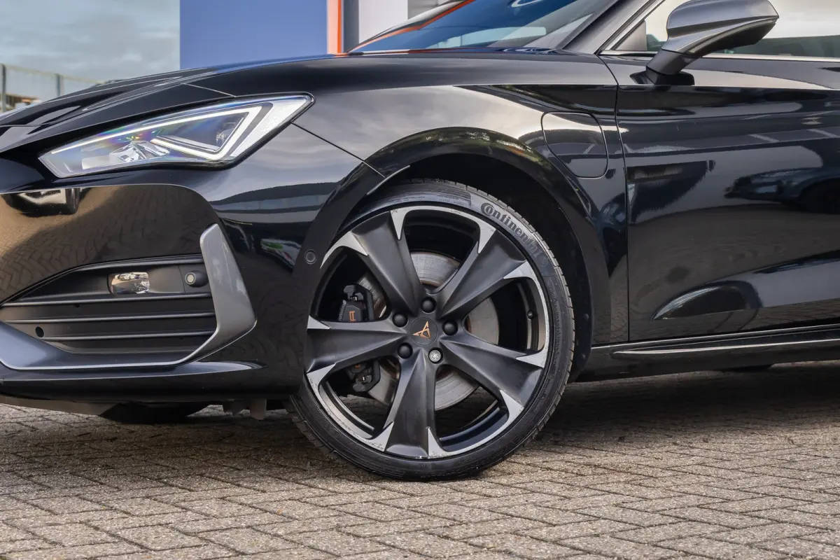 1.4 e-Hybrid VZ Adrenaline | Schuif/kantel dak | Stoel- Stuurverwarming | Dodehoek Detectie | Apple Carplay/Android Auto | Achteruitrijcamera | Achteruitrijcamera | Apple Carplay/Android Aut