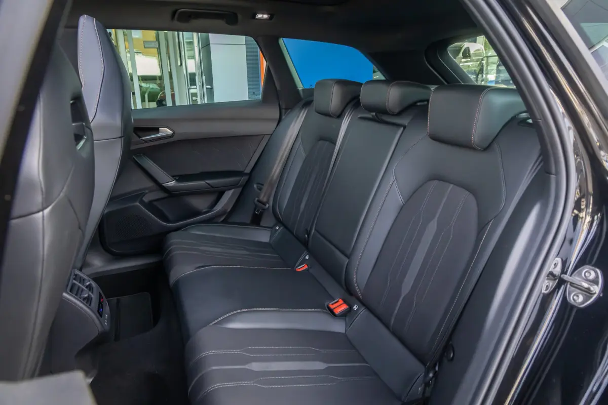 1.4 e-Hybrid VZ Adrenaline | Schuif/kantel dak | Stoel- Stuurverwarming | Dodehoek Detectie | Apple Carplay/Android Auto | Achteruitrijcamera | Achteruitrijcamera | Apple Carplay/Android Aut