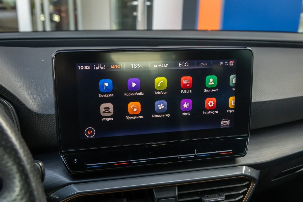 1.4 e-Hybrid VZ Adrenaline | Schuif/kantel dak | Stoel- Stuurverwarming | Dodehoek Detectie | Apple Carplay/Android Auto | Achteruitrijcamera | Achteruitrijcamera | Apple Carplay/Android Aut