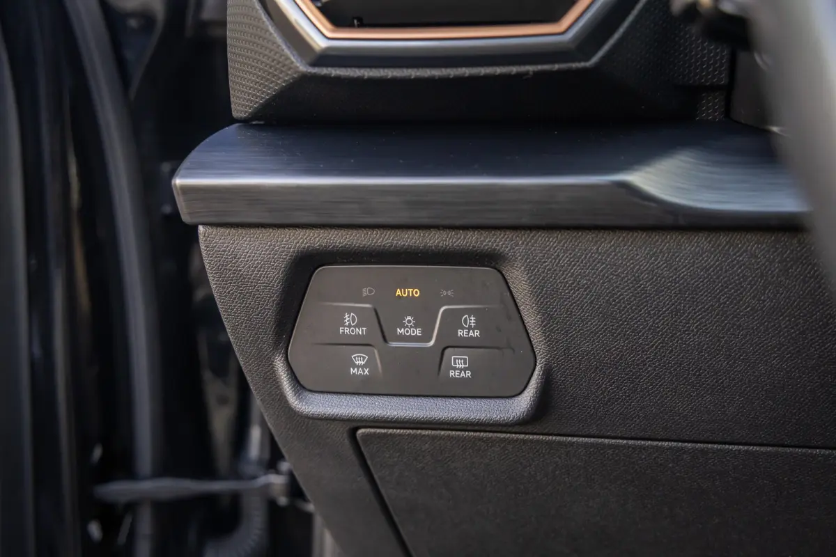 1.4 e-Hybrid VZ Adrenaline | Schuif/kantel dak | Stoel- Stuurverwarming | Dodehoek Detectie | Apple Carplay/Android Auto | Achteruitrijcamera | Achteruitrijcamera | Apple Carplay/Android Aut