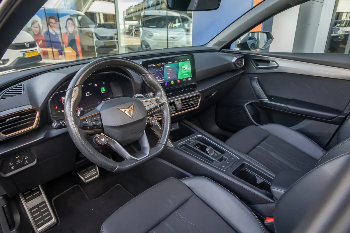 1.4 e-Hybrid VZ Adrenaline | Schuif/kantel dak | Stoel- Stuurverwarming | Dodehoek Detectie | Apple Carplay/Android Auto | Achteruitrijcamera | Achteruitrijcamera | Apple Carplay/Android Aut