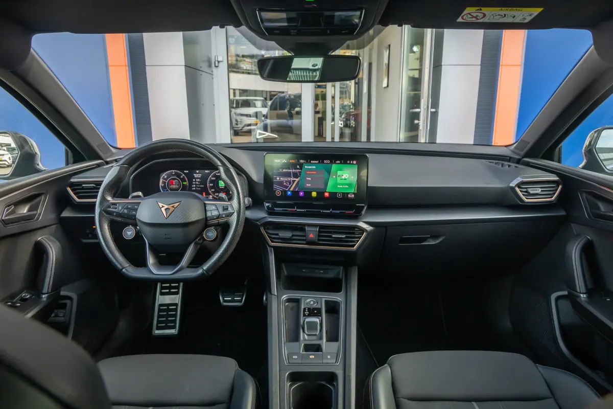 1.4 e-Hybrid VZ Adrenaline | Schuif/kantel dak | Stoel- Stuurverwarming | Dodehoek Detectie | Apple Carplay/Android Auto | Achteruitrijcamera | Achteruitrijcamera | Apple Carplay/Android Aut