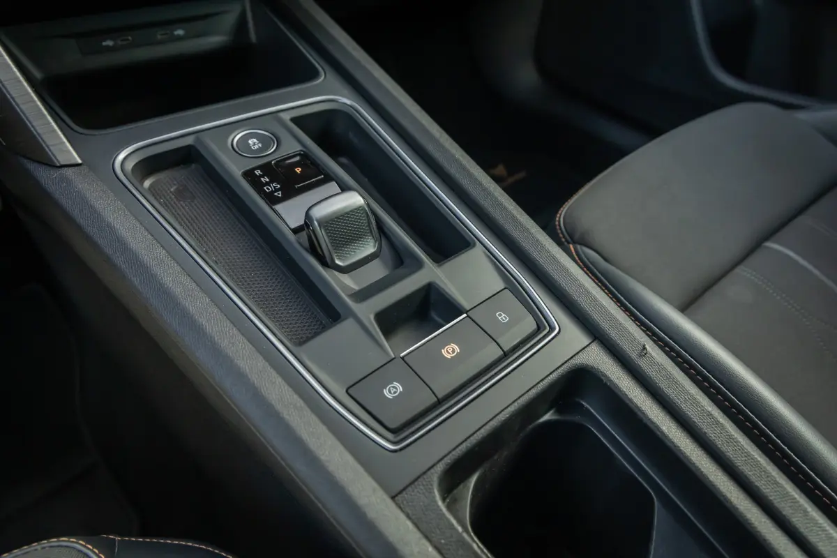 1.4 e-Hybrid VZ Adrenaline | Schuif/kantel dak | Stoel- Stuurverwarming | Dodehoek Detectie | Apple Carplay/Android Auto | Achteruitrijcamera | Achteruitrijcamera | Apple Carplay/Android Aut