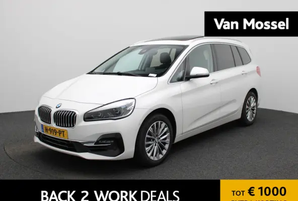 218i 7p. High Executive Edition | PANORAMADAK | STOELVERWARMING | PARKEERSENSOREN | ACHTERUITRIJCAMERA | NAVIGATIE | ELEKTRISCHE ACHTERKLEP | LED VERLICHTING | LICHTMETALEN VELGEN | CLIMATE 