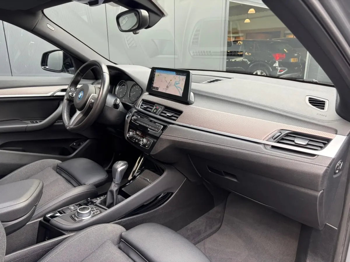 xDrive25e M Sport Pano ACC HUD Camera LED Leder E.klep Sfeerlicht
