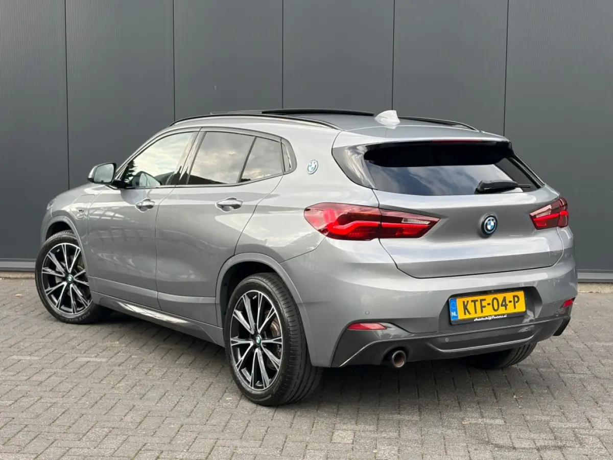 xDrive25e M Sport Pano ACC HUD Camera LED Leder E.klep Sfeerlicht