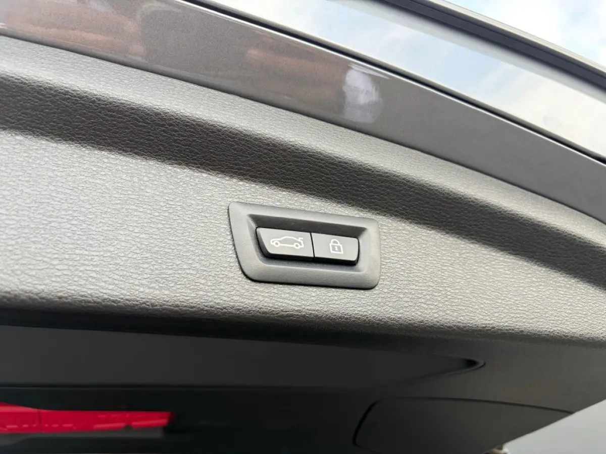 xDrive25e M Sport Pano ACC HUD Camera LED Leder E.klep Sfeerlicht