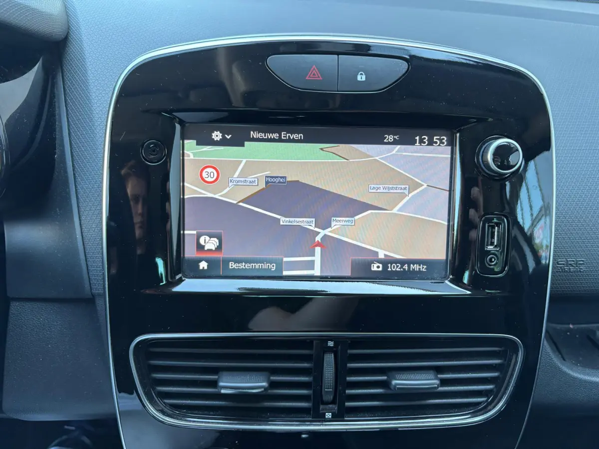 0.9 TCe Limited Navigatie/Bluetooth/Parkeerhulp/Cruise-control