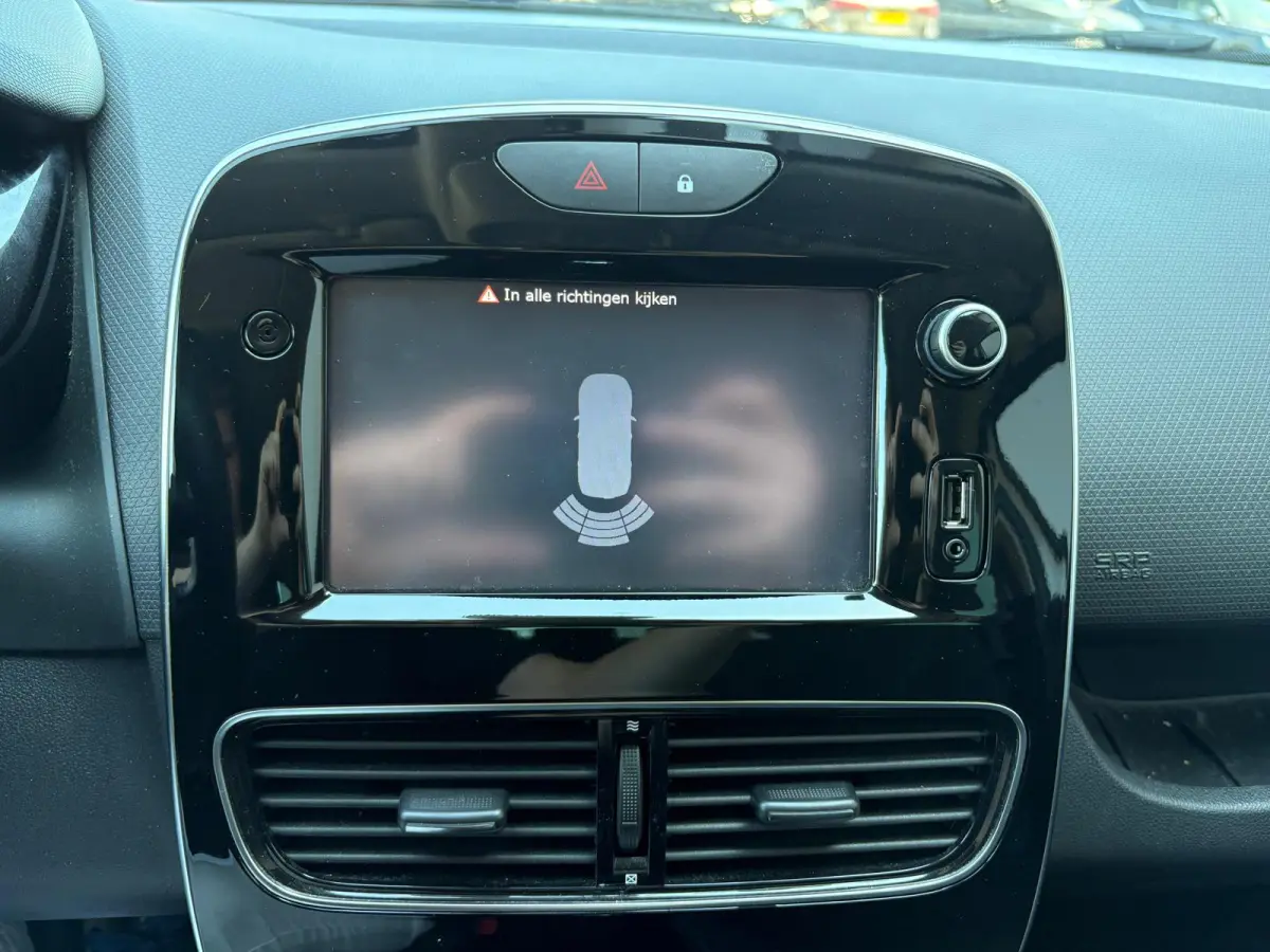0.9 TCe Limited Navigatie/Bluetooth/Parkeerhulp/Cruise-control