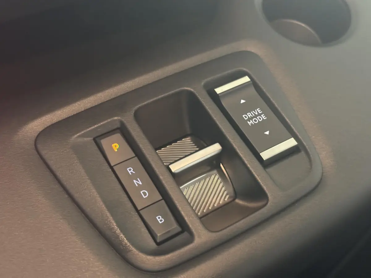 Feel 50 kWh | Camera achter | Lichtmetalen velgen | Cruise control | Apple Carplay - Android Auto | Navi