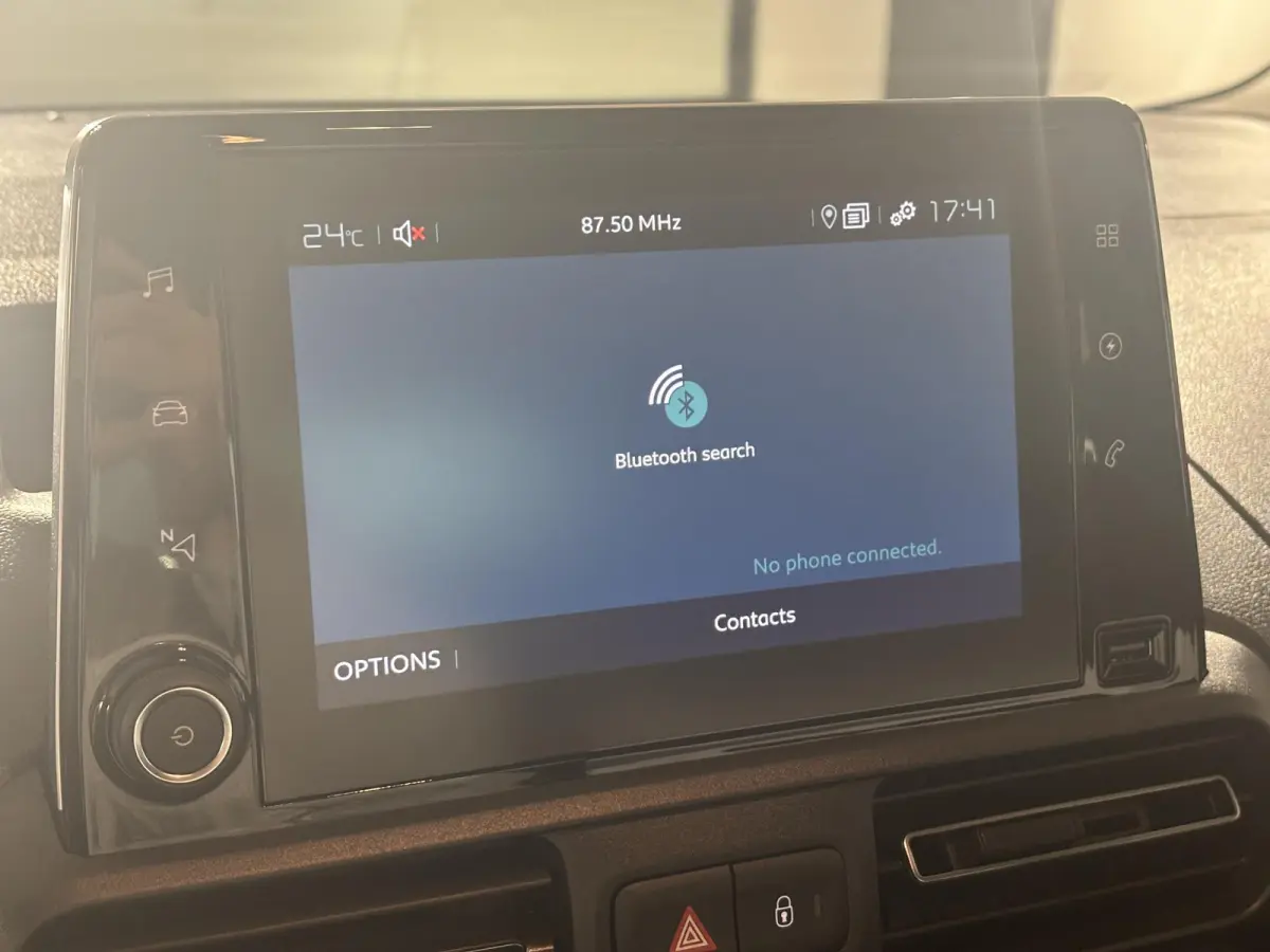 Feel 50 kWh | Camera achter | Lichtmetalen velgen | Cruise control | Apple Carplay - Android Auto | Navi