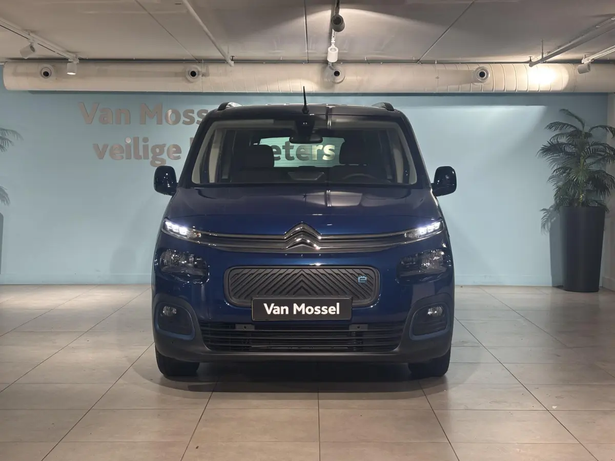 Feel 50 kWh | Camera achter | Lichtmetalen velgen | Cruise control | Apple Carplay - Android Auto | Navi