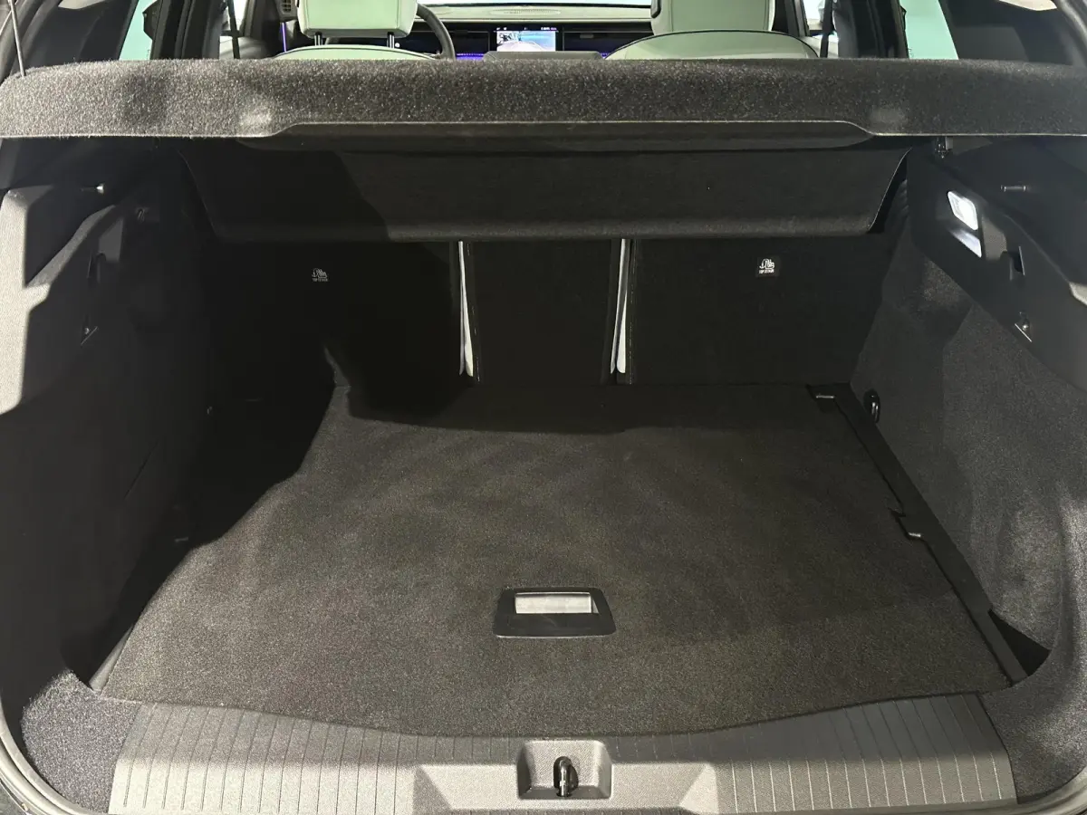 Max Comfort Range 74 kWh | DIRECT LEVERBAAR | 360 vision | Adaptive Cruise Control | Stoelverwarming + Ventilatie | Head up Display | Apple Carplay + Android Auto