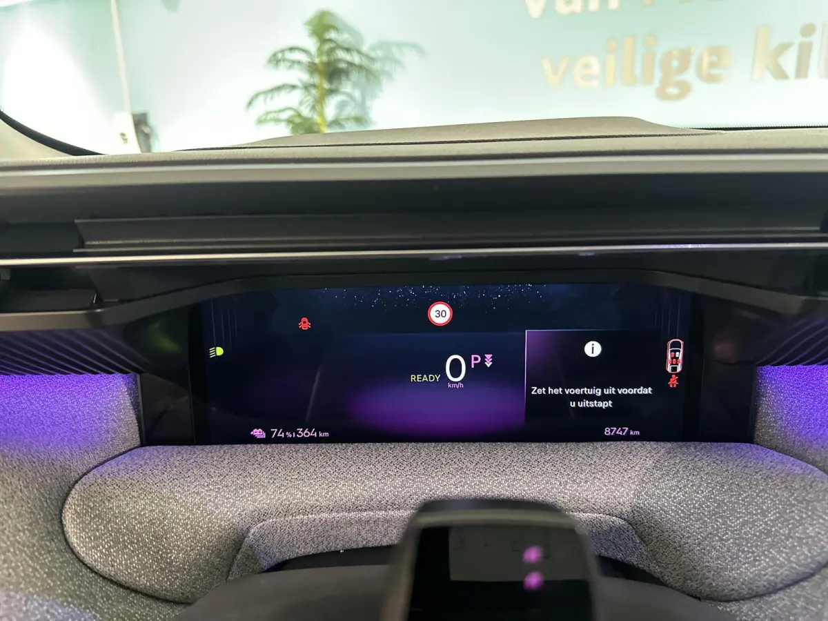Max Comfort Range 74 kWh | DIRECT LEVERBAAR | 360 vision | Adaptive Cruise Control | Stoelverwarming + Ventilatie | Head up Display | Apple Carplay + Android Auto