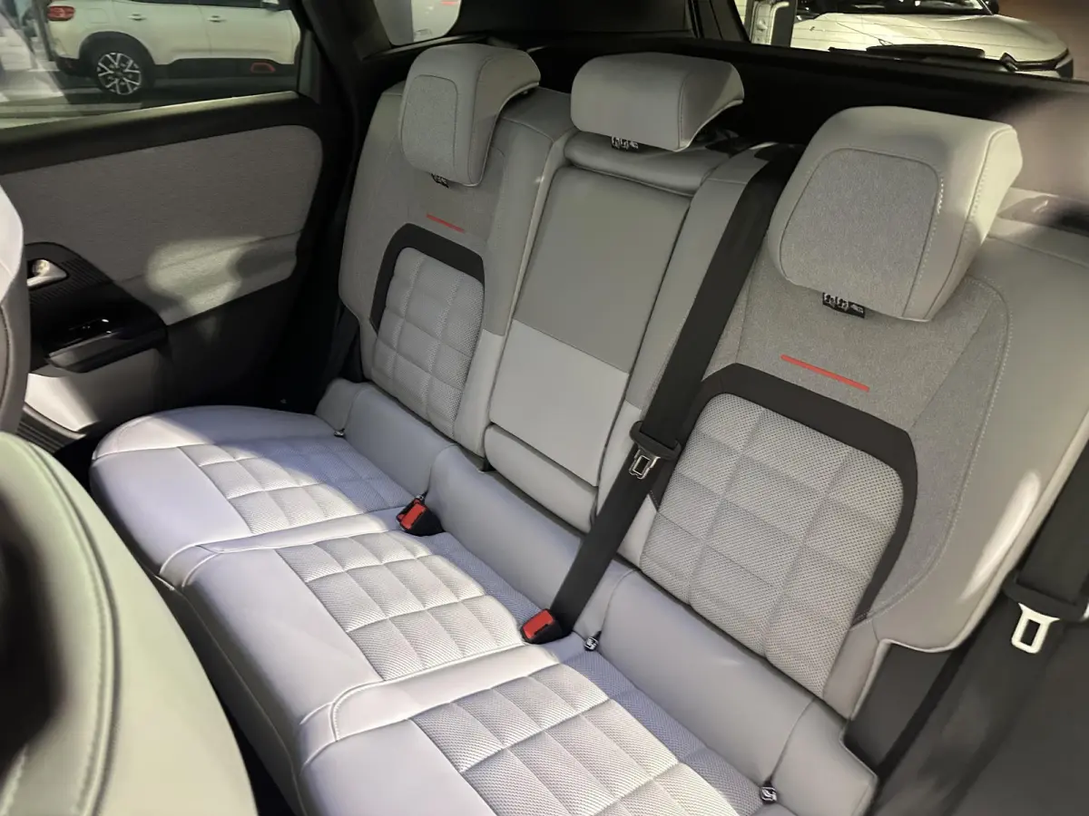 Max Comfort Range 74 kWh | DIRECT LEVERBAAR | 360 vision | Adaptive Cruise Control | Stoelverwarming + Ventilatie | Head up Display | Apple Carplay + Android Auto
