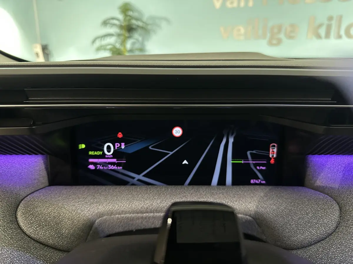 Max Comfort Range 74 kWh | DIRECT LEVERBAAR | 360 vision | Adaptive Cruise Control | Stoelverwarming + Ventilatie | Head up Display | Apple Carplay + Android Auto