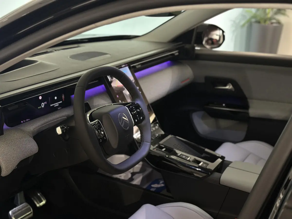 Max Comfort Range 74 kWh | DIRECT LEVERBAAR | 360 vision | Adaptive Cruise Control | Stoelverwarming + Ventilatie | Head up Display | Apple Carplay + Android Auto