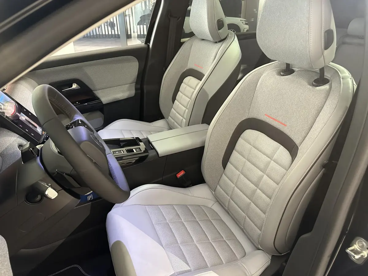 Max Comfort Range 74 kWh | DIRECT LEVERBAAR | 360 vision | Adaptive Cruise Control | Stoelverwarming + Ventilatie | Head up Display | Apple Carplay + Android Auto