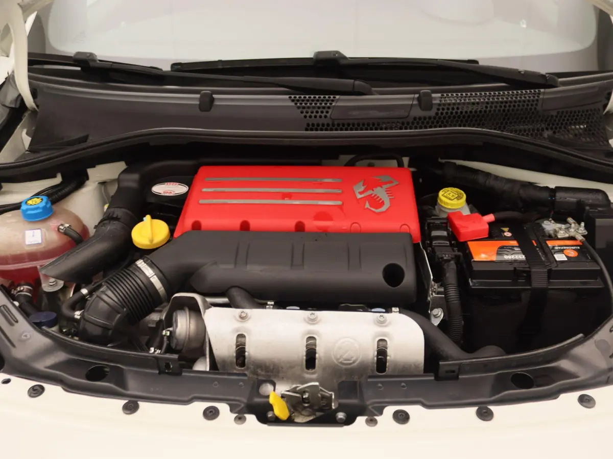 1.4 T-Jet Abarth 595 | Sabelt kuipstoelen | Monza uitlaat |
