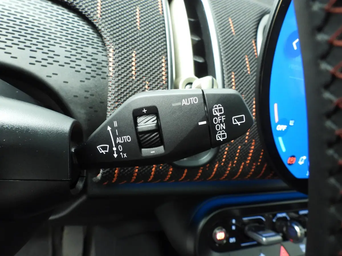 1.5 C John Cooper Works | LED | HUD | Panoramadak | Trekhaak | Stoelverwarming | DAB | Harman-kardon sound | Alu 19 inch