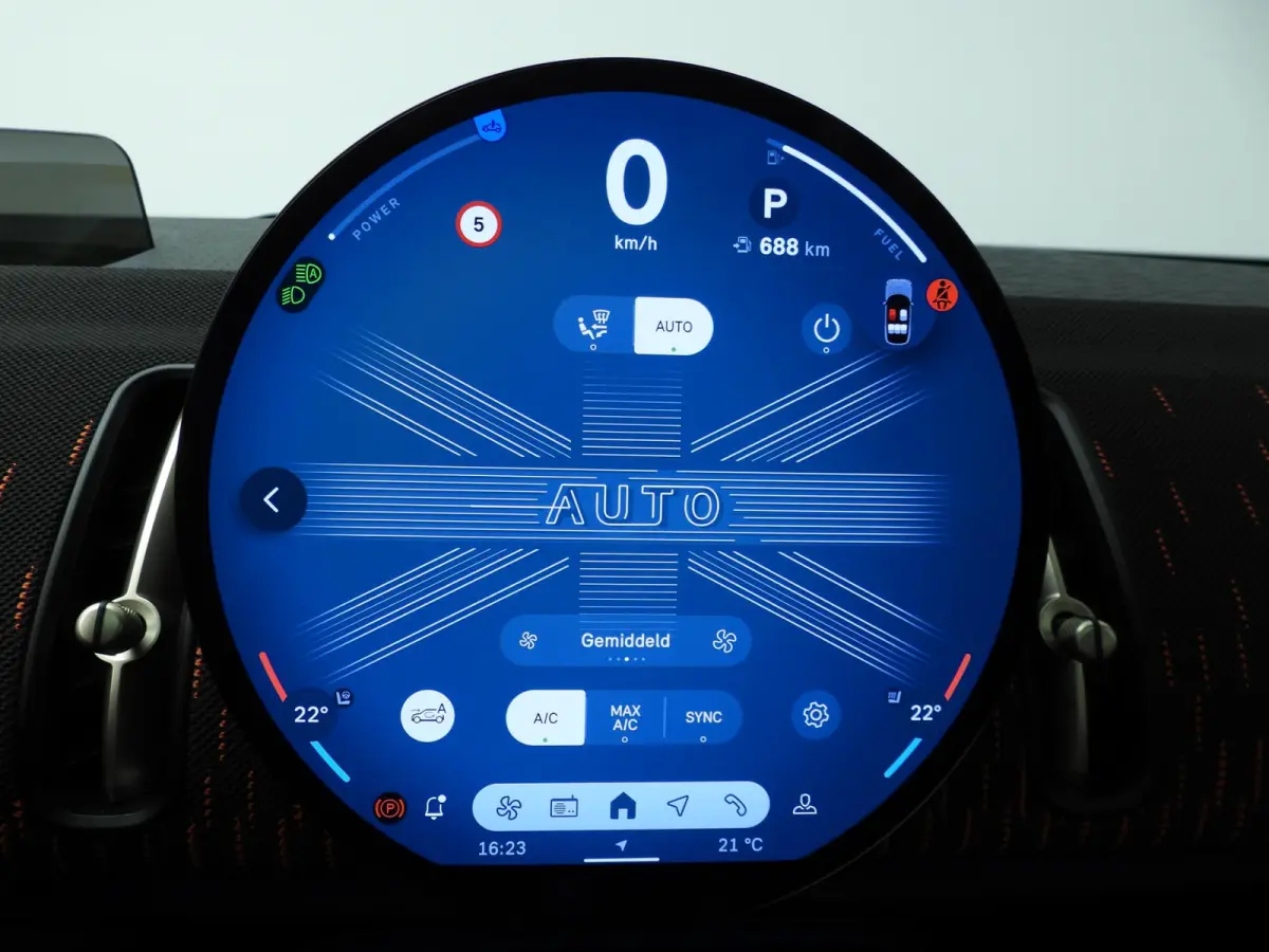 1.5 C John Cooper Works | LED | HUD | Panoramadak | Trekhaak | Stoelverwarming | DAB | Harman-kardon sound | Alu 19 inch