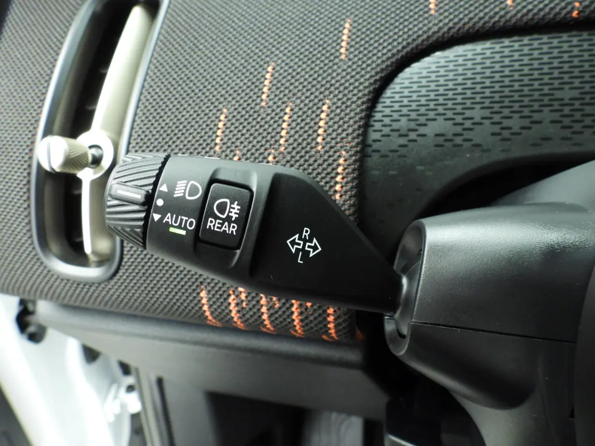 1.5 C John Cooper Works | LED | HUD | Panoramadak | Trekhaak | Stoelverwarming | DAB | Harman-kardon sound | Alu 19 inch