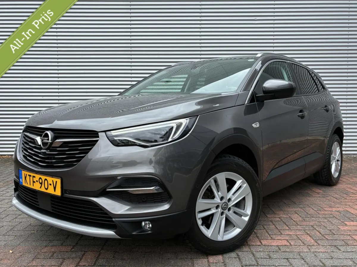 1.2 Turbo Innovation Led Carplay Cruise Pdc Eerste Eigenaar Vol Opties trekhaak 360 Camera Stof|Leer Uniek 20555 KM Gereden Nieuwstaat Dealer Onderhouden incl 12 maanden garantie