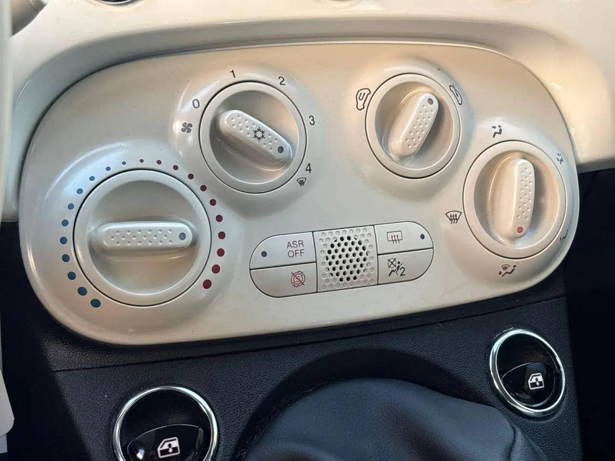 1.0 Hybrid Lounge | Airco | Navigatie| Parkeersensoren | Cruise Control | LMV 15" |