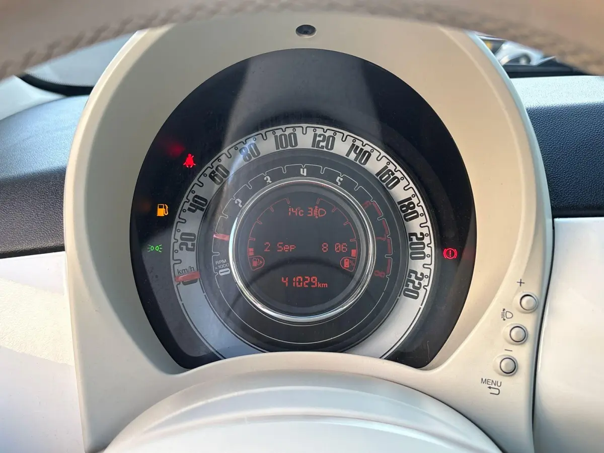 1.0 Hybrid Lounge | Airco | Navigatie| Parkeersensoren | Cruise Control | LMV 15" |
