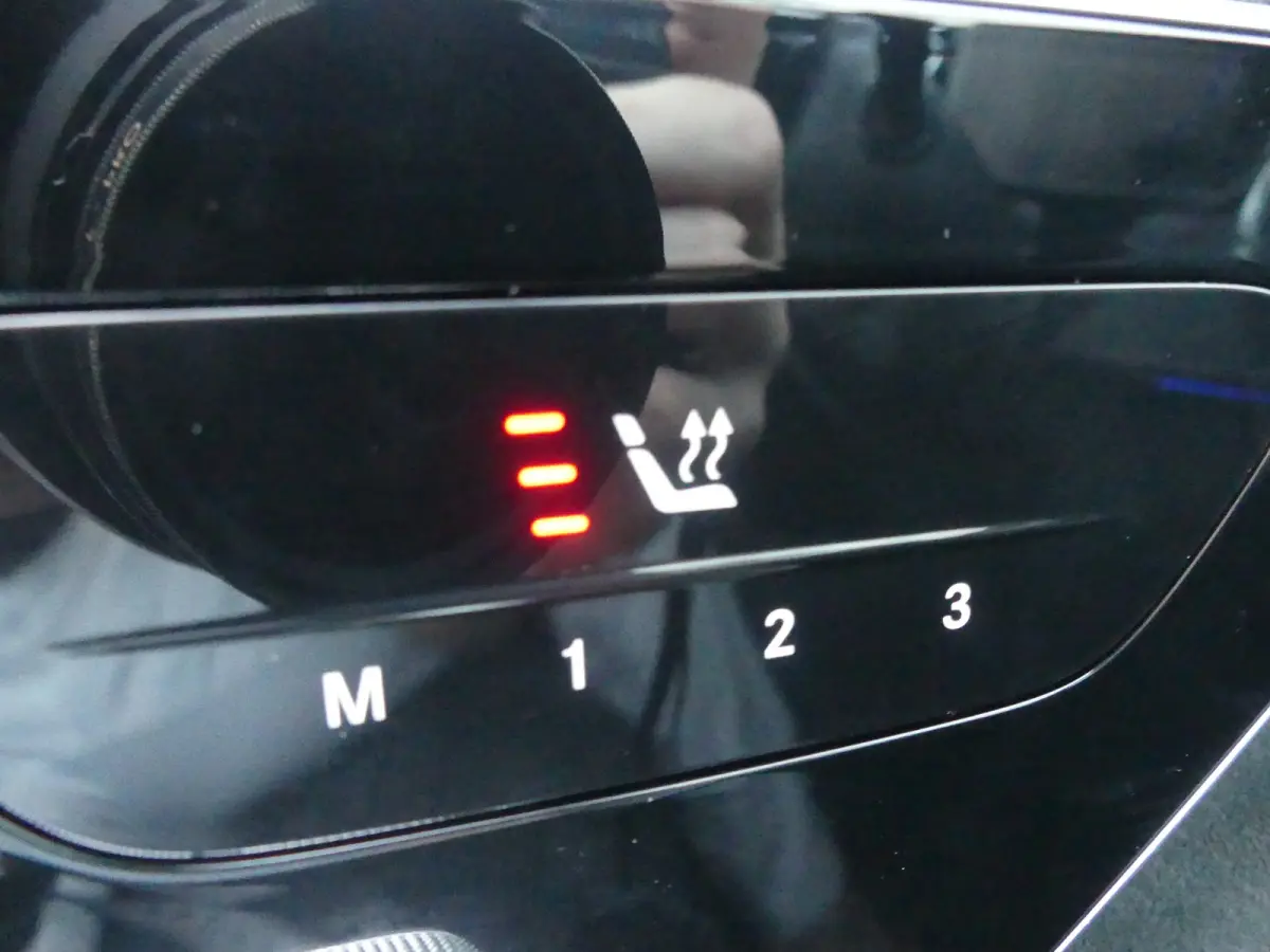350+ AMG Line 91 kWh | SOH 98% | PANORAMADAK | ELEKTRISCHE STOELEN + STUURKOLOM  MET GEHEUGEN | ELEKTRISCHE ACHTERKLEP | ADAPTIVE CRUISE | PREMIUM AUDIO | DODEHOEKDETECTIE |