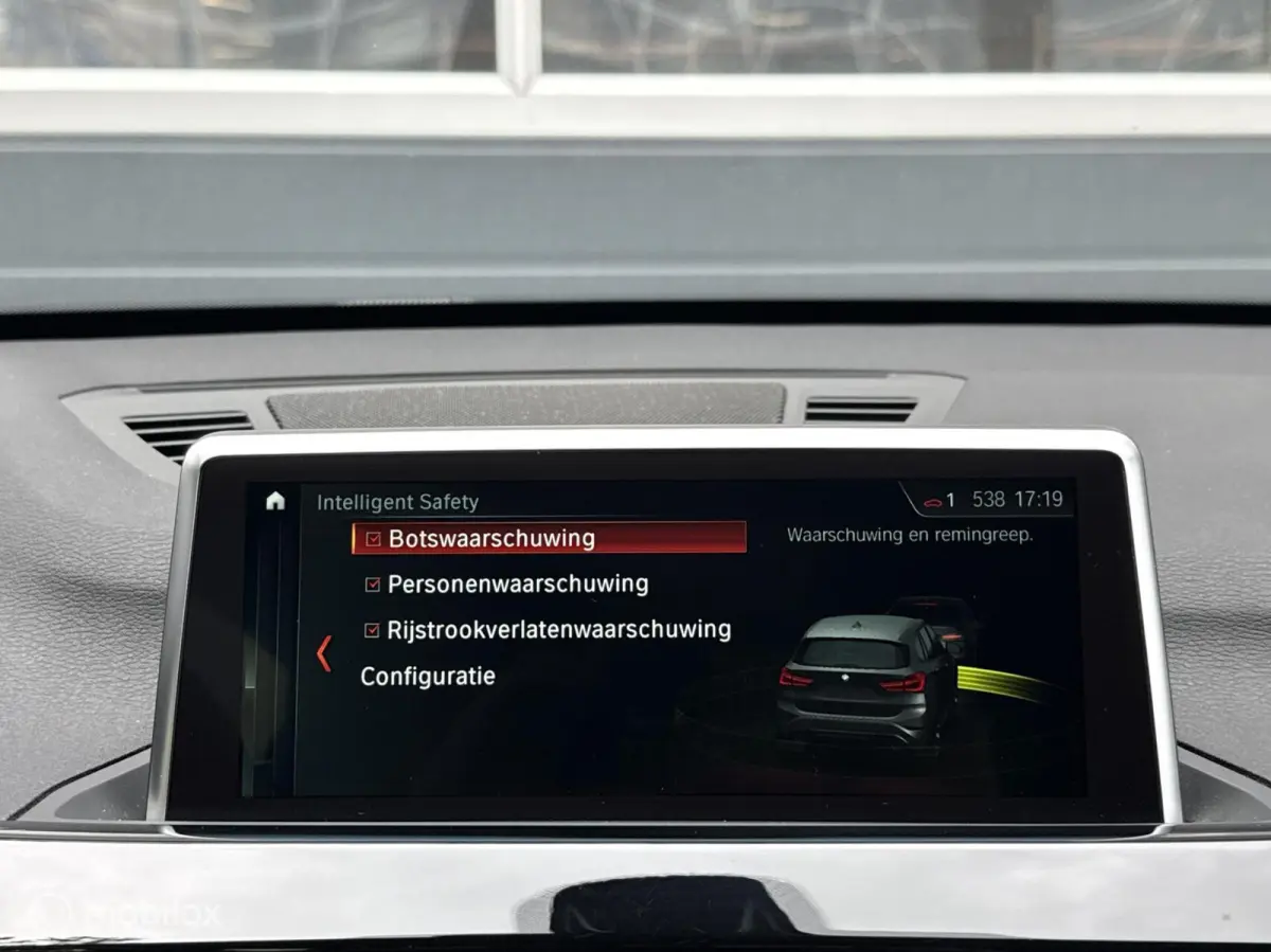 xDrive20i M Sport Schuifdak Navi Leer HUD LED Camera Hifi