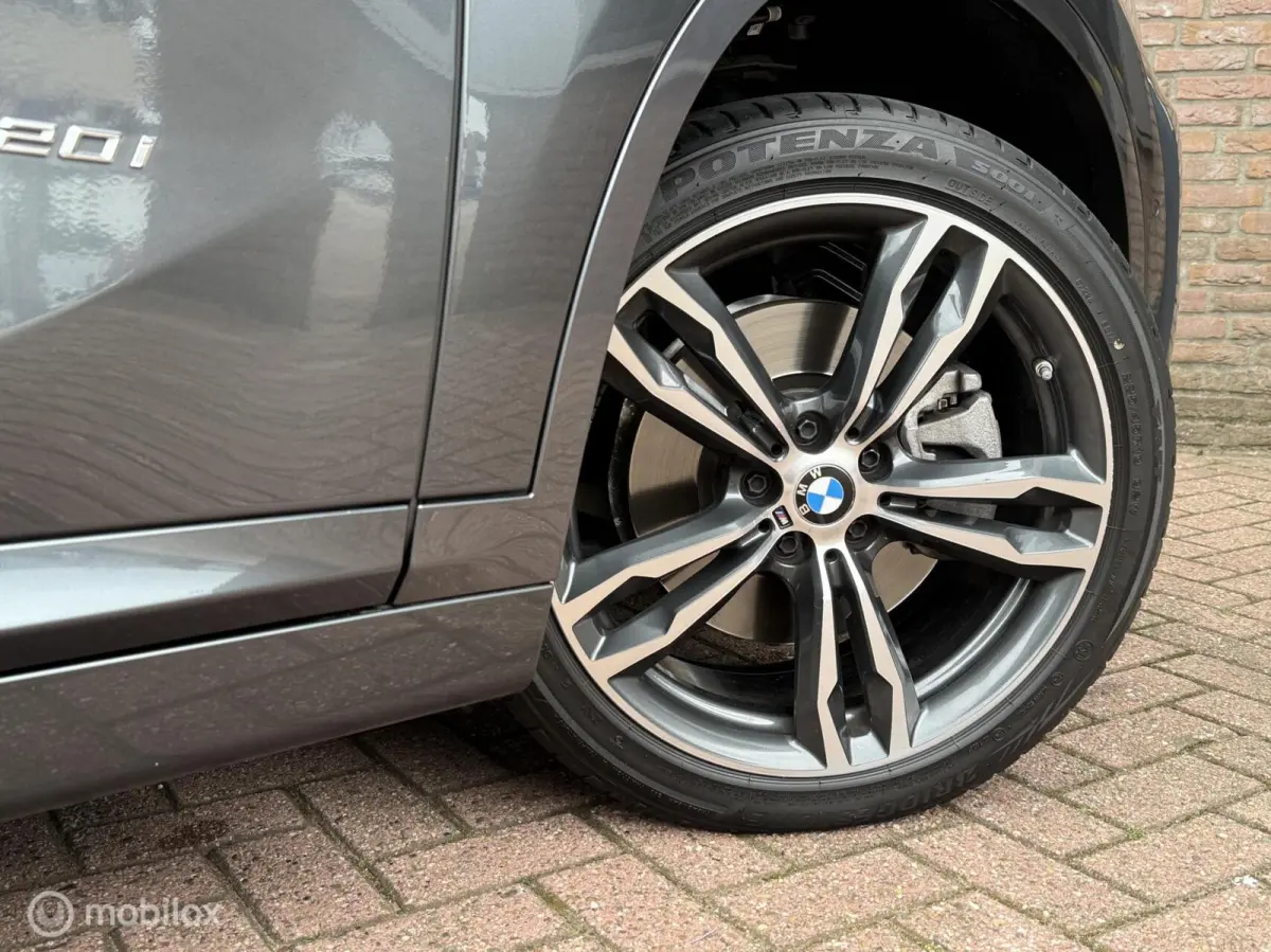 xDrive20i M Sport Schuifdak Navi Leer HUD LED Camera Hifi