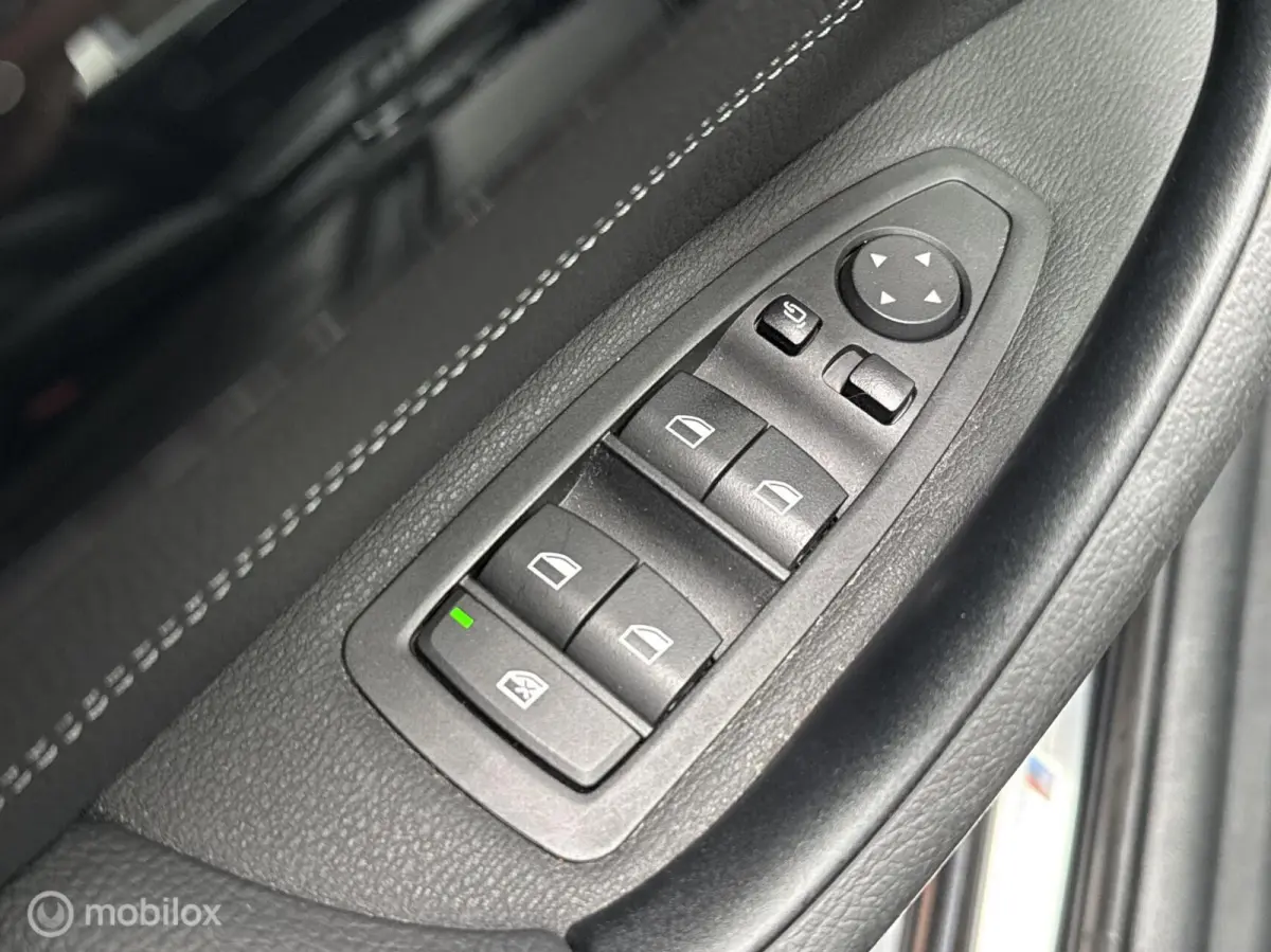 xDrive20i M Sport Schuifdak Navi Leer HUD LED Camera Hifi