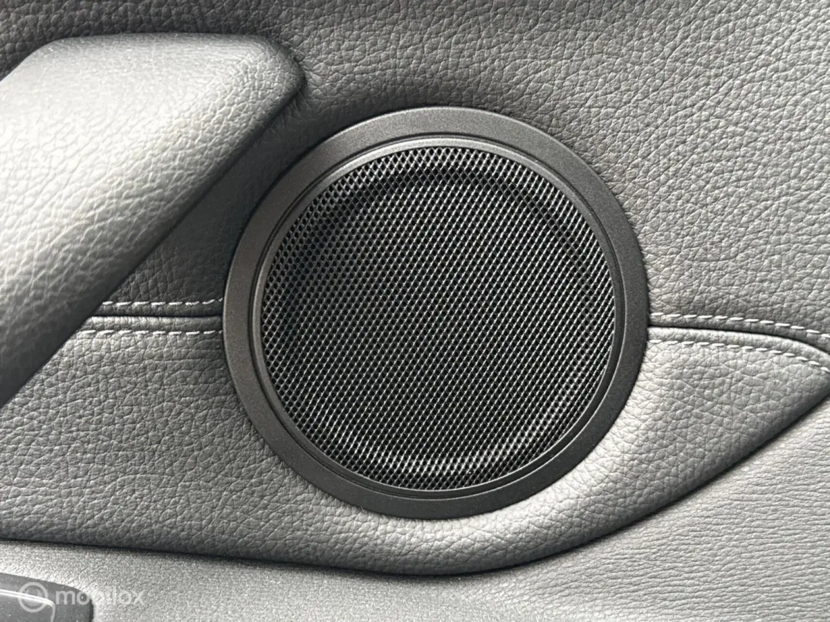 xDrive20i M Sport Schuifdak Navi Leer HUD LED Camera Hifi