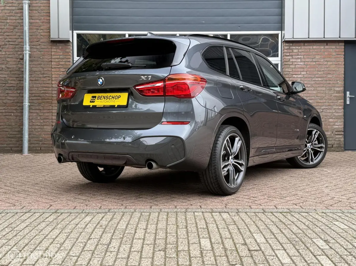 xDrive20i M Sport Schuifdak Navi Leer HUD LED Camera Hifi
