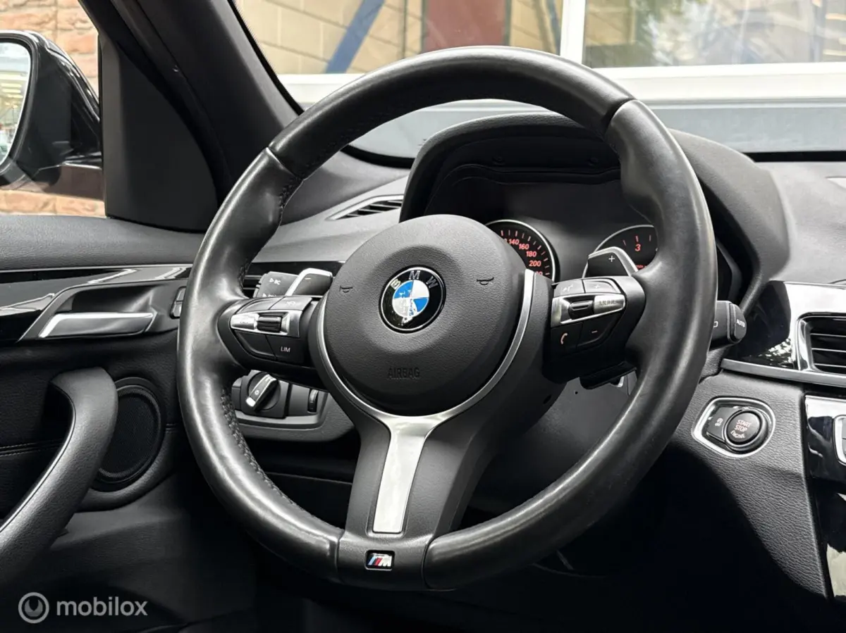 xDrive20i M Sport Schuifdak Navi Leer HUD LED Camera Hifi