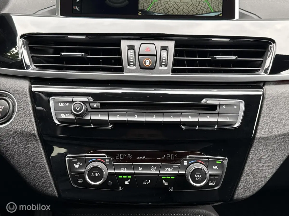 xDrive20i M Sport Schuifdak Navi Leer HUD LED Camera Hifi