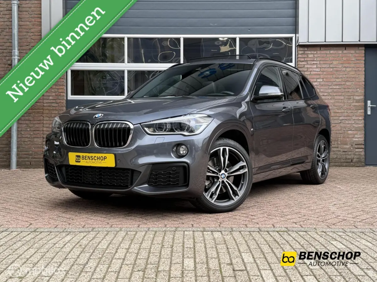 xDrive20i M Sport Schuifdak Navi Leer HUD LED Camera Hifi