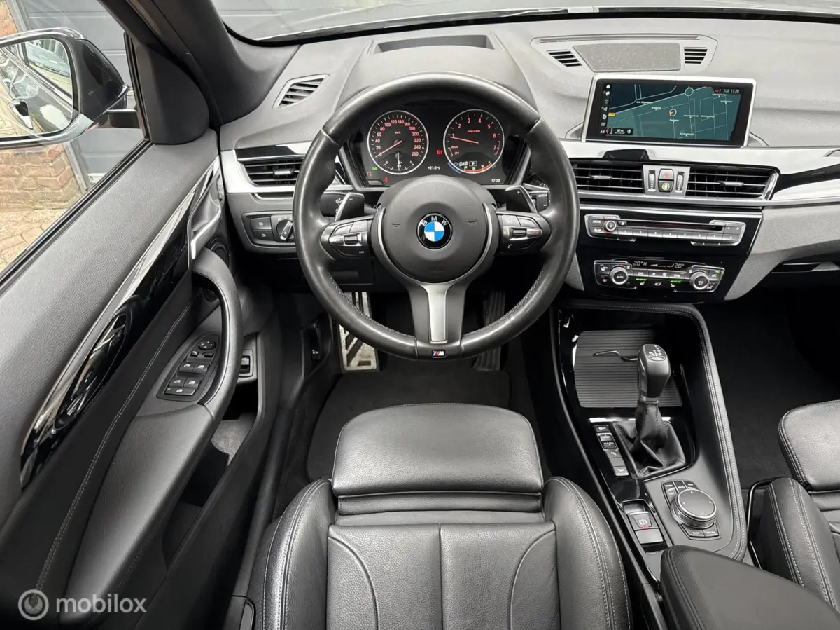xDrive20i M Sport Schuifdak Navi Leer HUD LED Camera Hifi