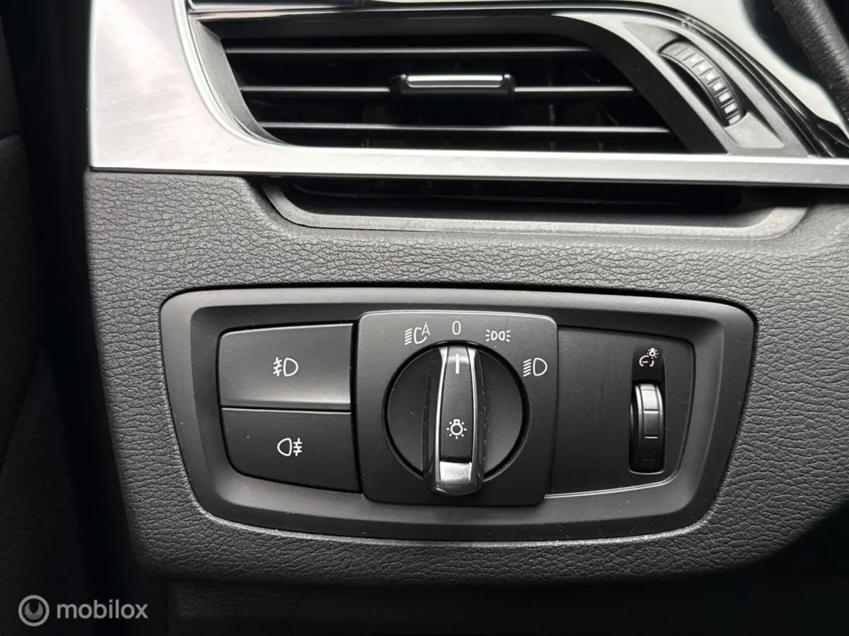 xDrive20i M Sport Schuifdak Navi Leer HUD LED Camera Hifi