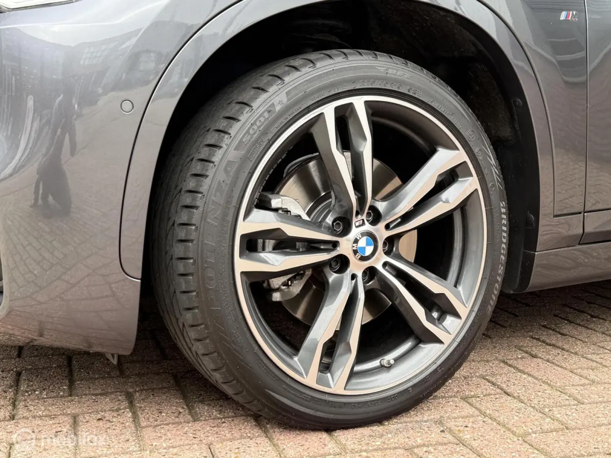 xDrive20i M Sport Schuifdak Navi Leer HUD LED Camera Hifi