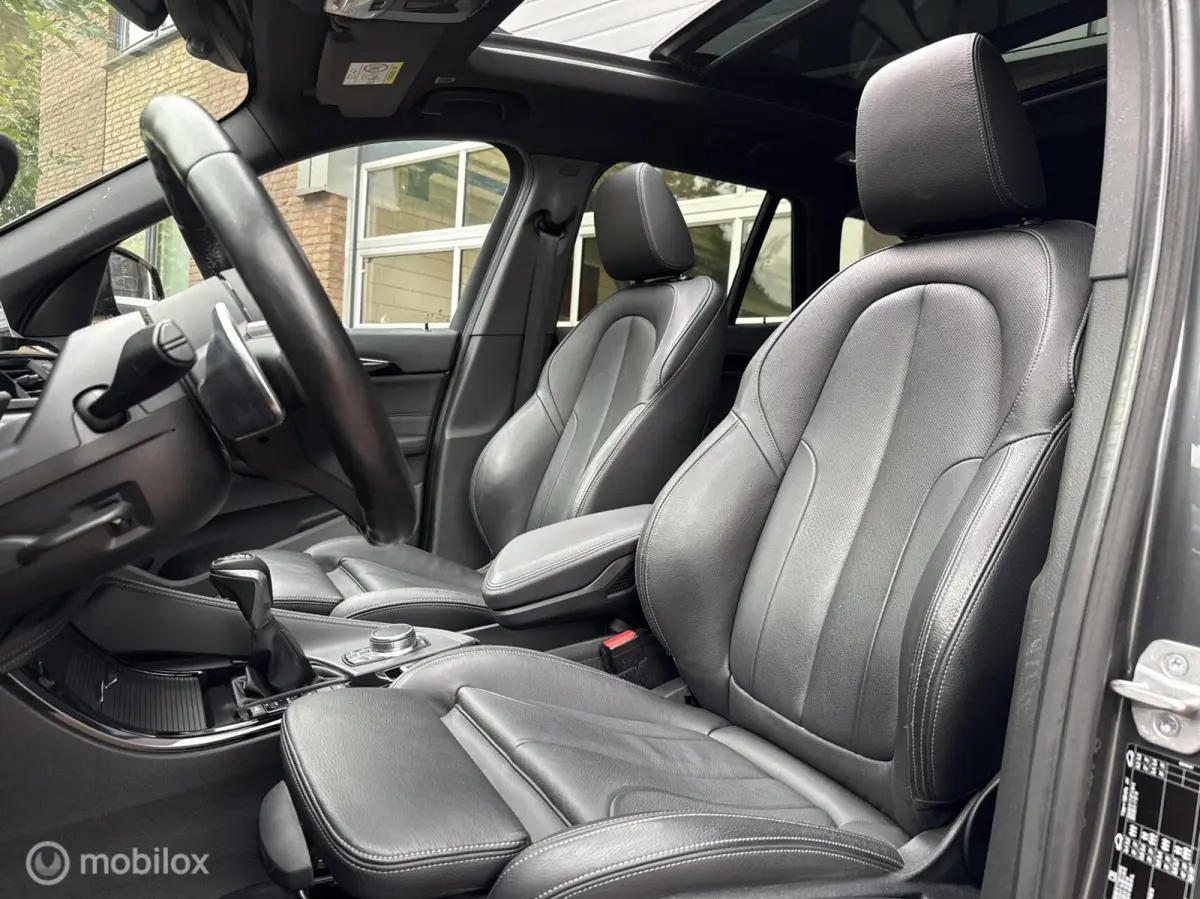 xDrive20i M Sport Schuifdak Navi Leer HUD LED Camera Hifi