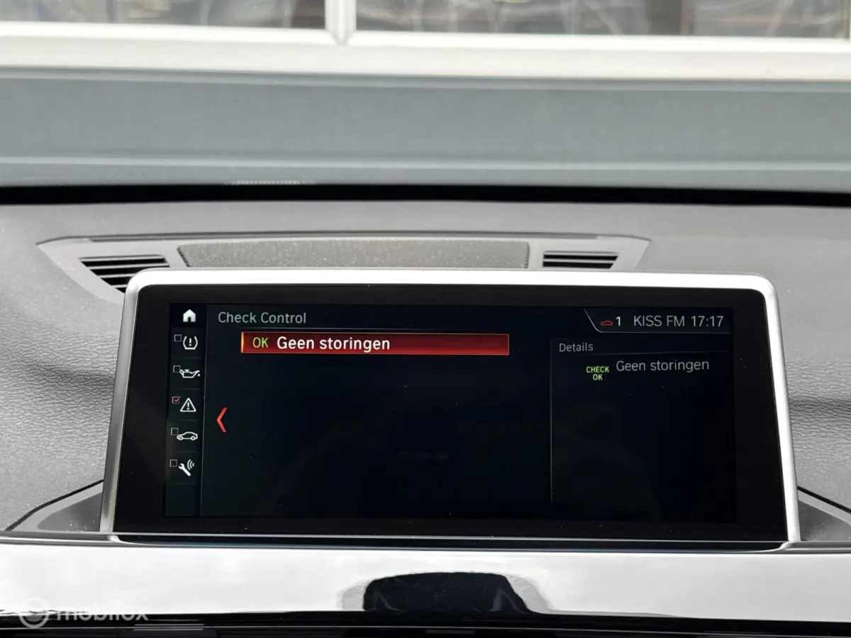 xDrive20i M Sport Schuifdak Navi Leer HUD LED Camera Hifi