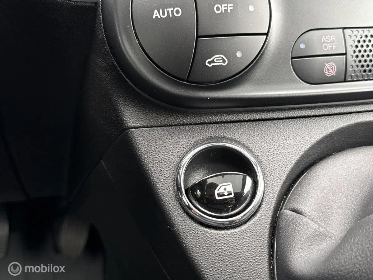 1.0 Hybrid Launch Edition Panodak Leer Navi Carplay Cruise Control Climate