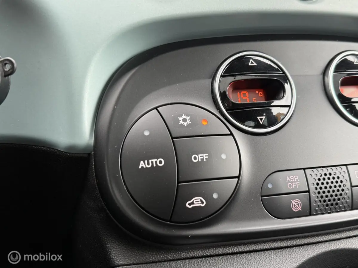 1.0 Hybrid Launch Edition Panodak Leer Navi Carplay Cruise Control Climate