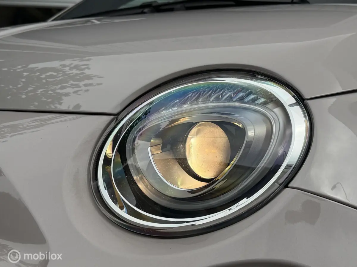 1.0 Hybrid Dolcevita Panodak Navi Carplay PDC 16 inch Cruise Control