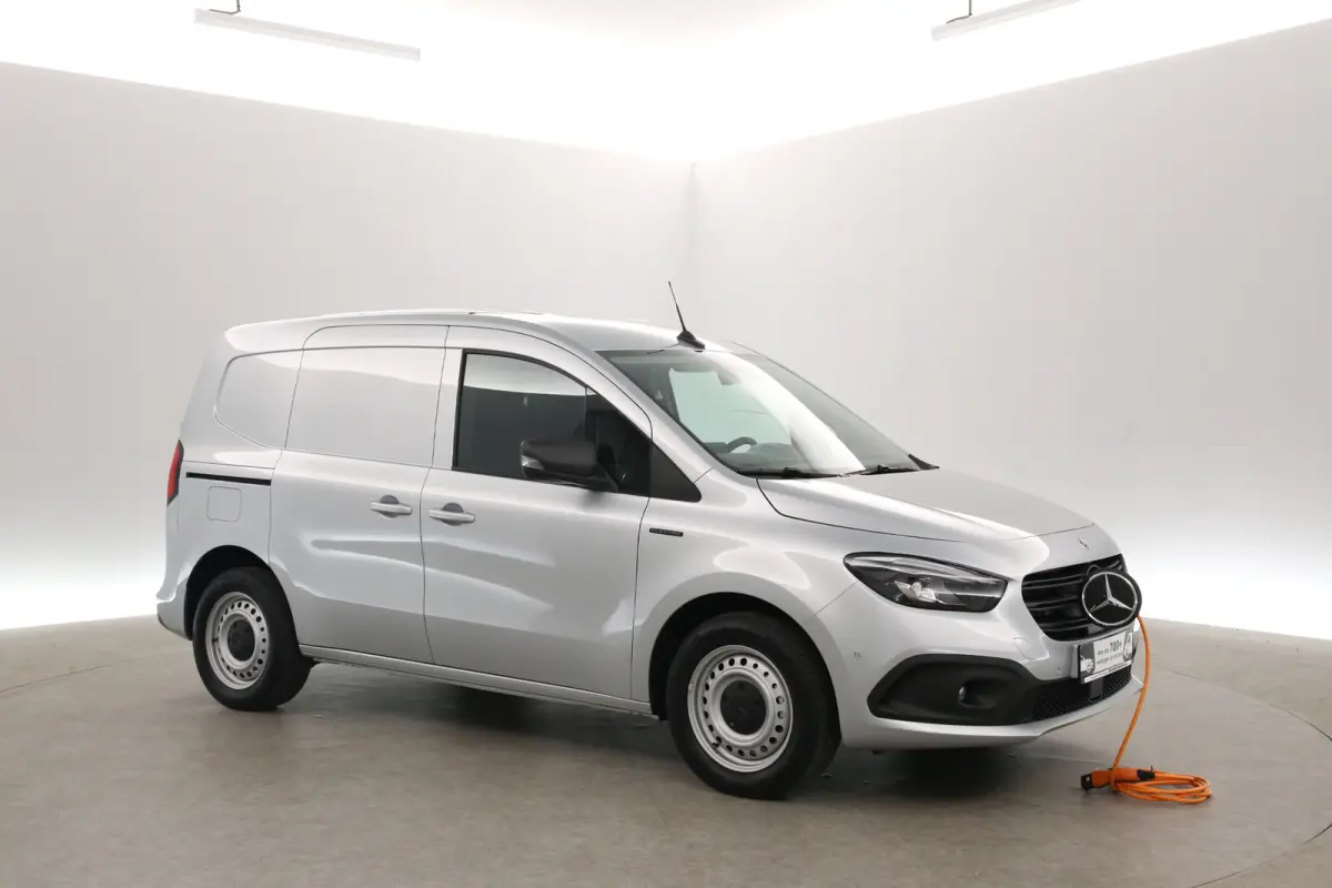 Elektrisch 112 51 kWh | NIEUW | Snelladen | SOH 99% | 1400kg Trekgew. | Clima | Camera | Cruise | Carplay | Navi | Stoel/Stuurverw.