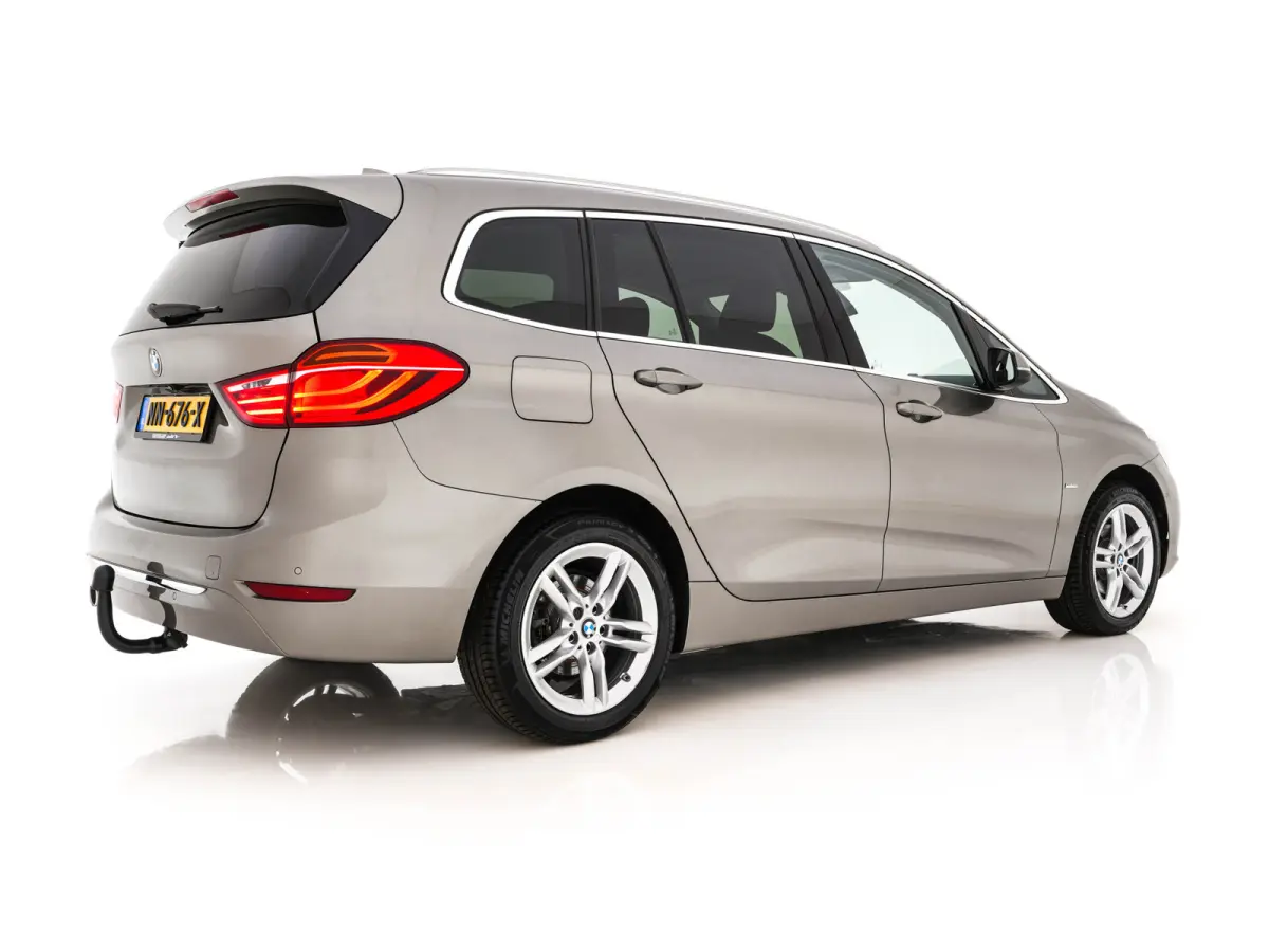 216d High Executive Luxury-Line [7-Pers.] (INCL-BTW) Aut. * LEATHER | FULL-LED | HIFI-SOUND | HEAD-UP | ADAPTIVE-CRUISE | KEYLESS | NAVI-FULLMAP | HEATED-SPORTSEATS | PRIVACY-GLASS | ECC | P