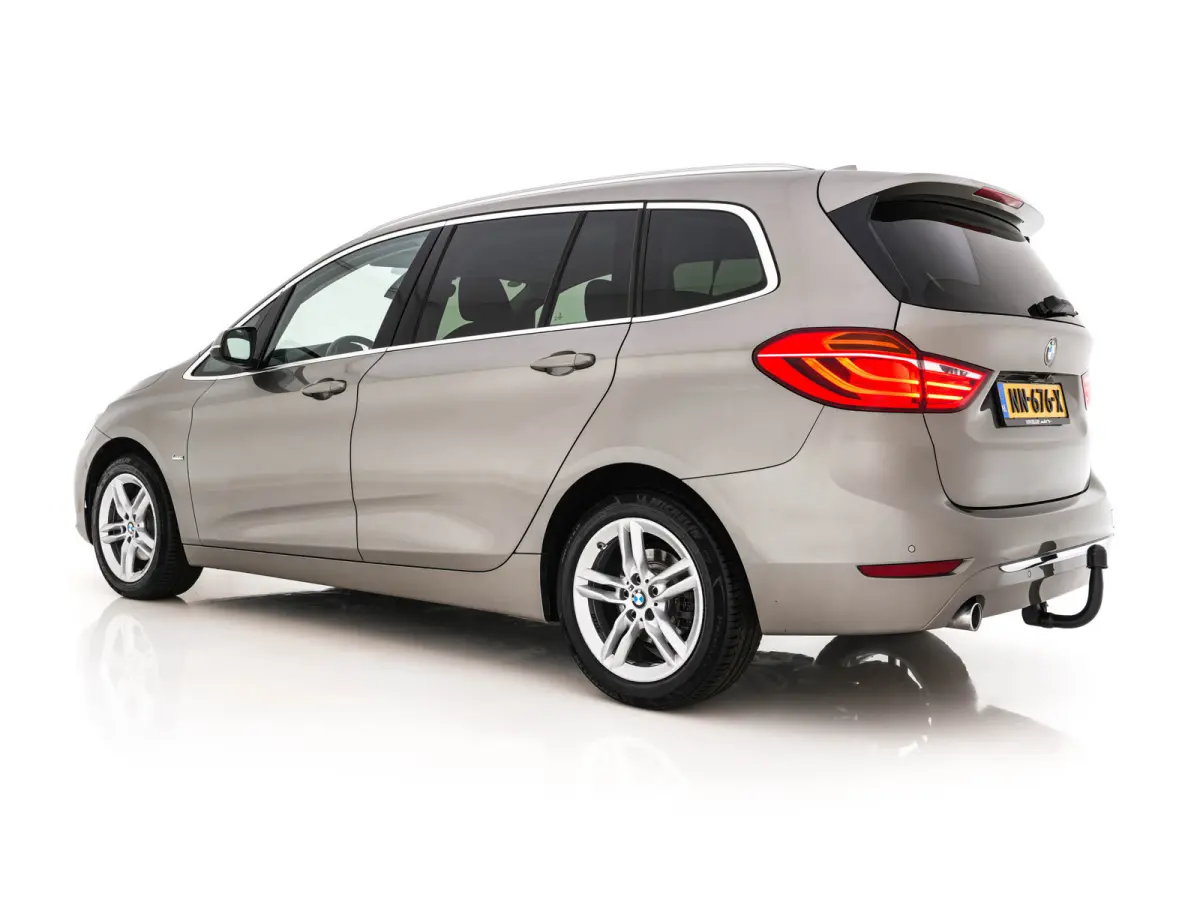 216d High Executive Luxury-Line [7-Pers.] (INCL-BTW) Aut. * LEATHER | FULL-LED | HIFI-SOUND | HEAD-UP | ADAPTIVE-CRUISE | KEYLESS | NAVI-FULLMAP | HEATED-SPORTSEATS | PRIVACY-GLASS | ECC | P