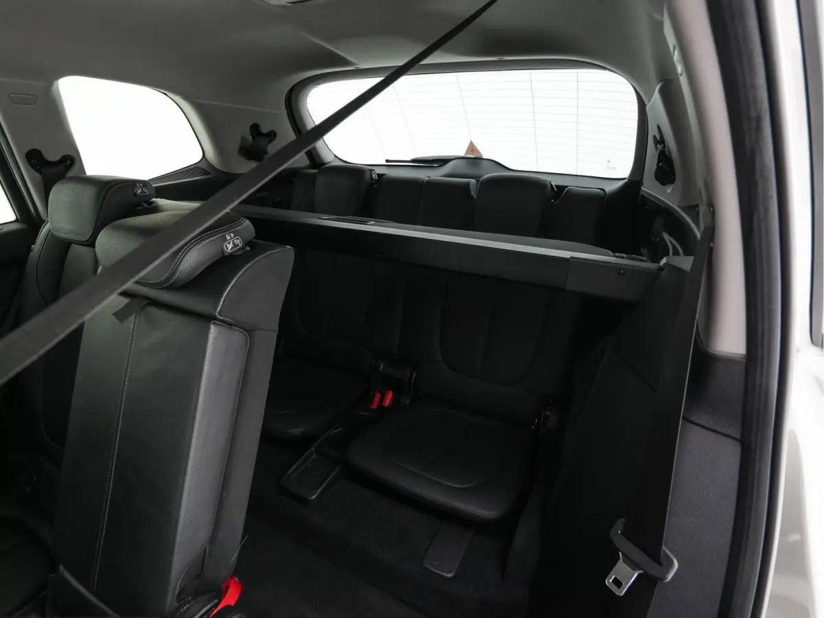 216d High Executive Luxury-Line [7-Pers.] (INCL-BTW) Aut. * LEATHER | FULL-LED | HIFI-SOUND | HEAD-UP | ADAPTIVE-CRUISE | KEYLESS | NAVI-FULLMAP | HEATED-SPORTSEATS | PRIVACY-GLASS | ECC | P